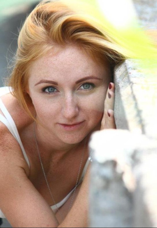 Yulia • 37 • Франція