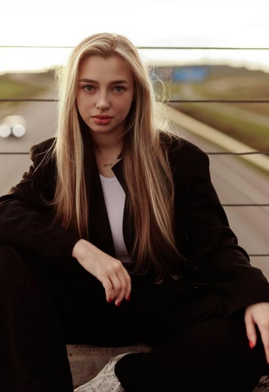 Amna  • 21 • Ukraine 🇺🇦