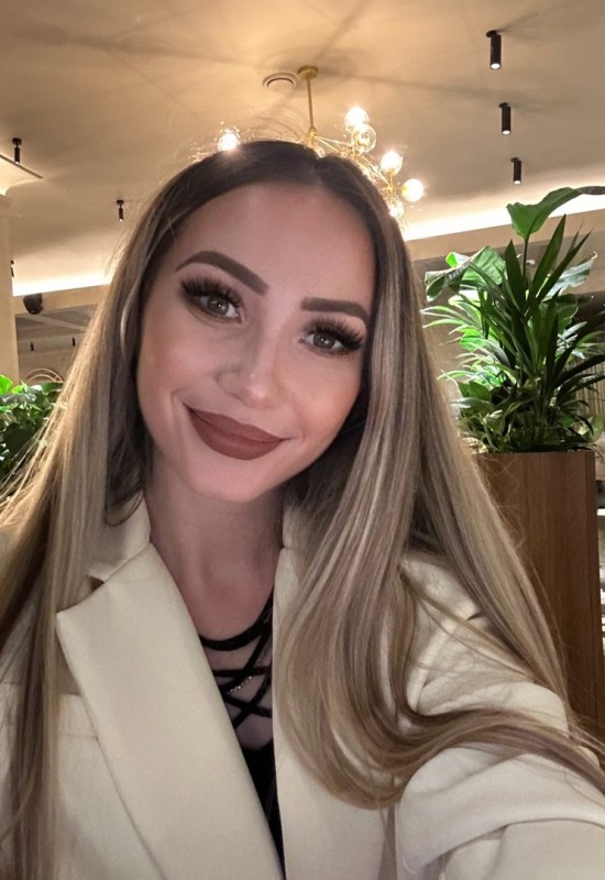 Darya • 37 • Russie