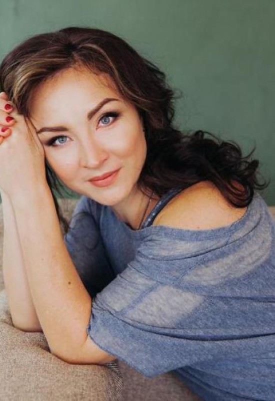 Yana • 45 • Russia