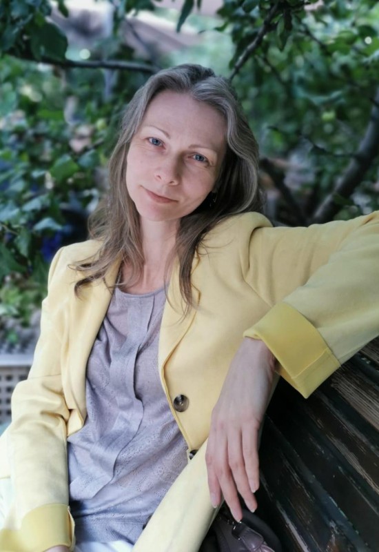 Olga • 47 • Russia