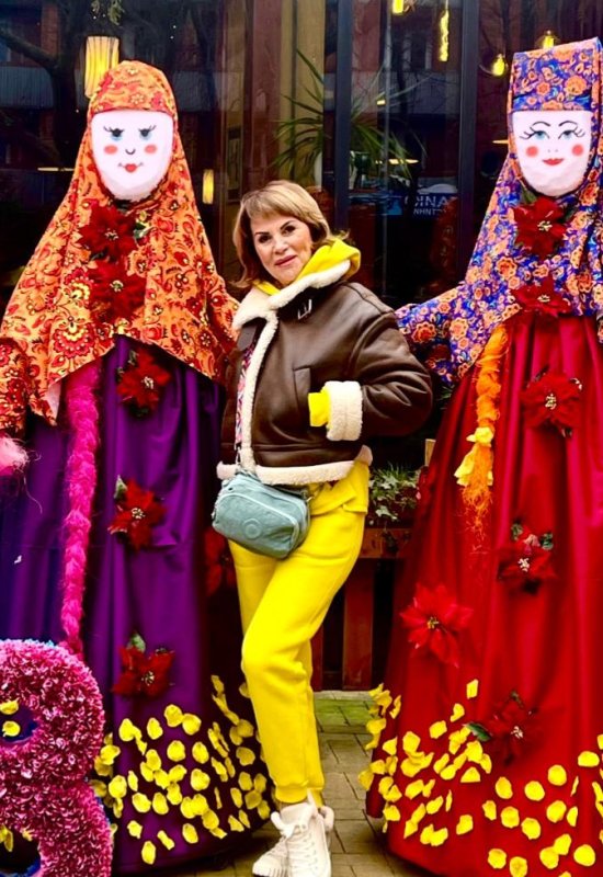 Svetlana • 64 • Russia