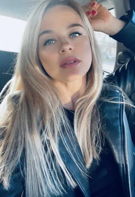 Olga • 38 • Russie