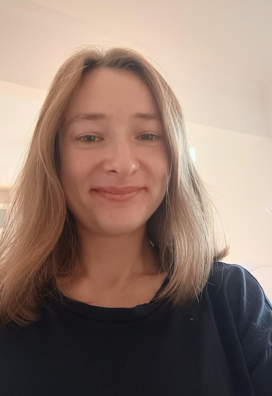 Olga • 36 • Russia