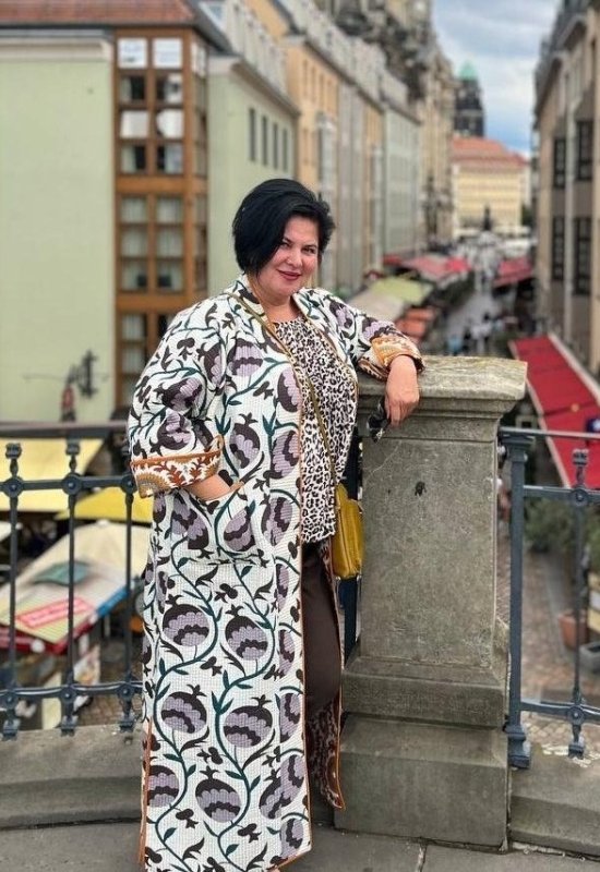 Lola  • 55 • Uzbekistan