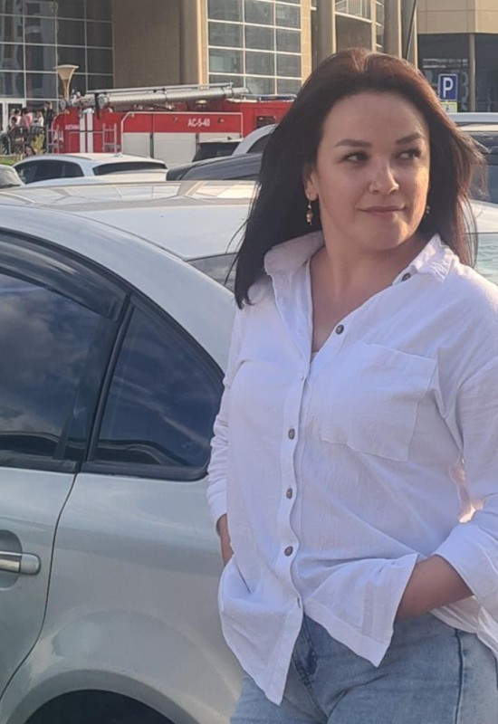 Elmira • 41 • Kazakhstan