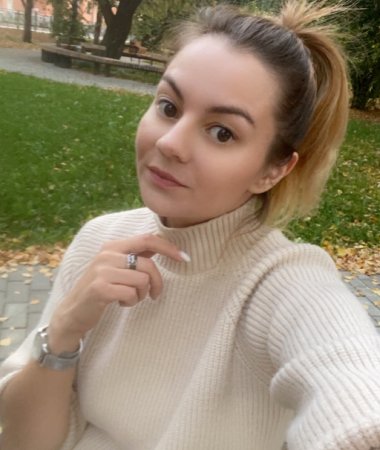 Anna, 35