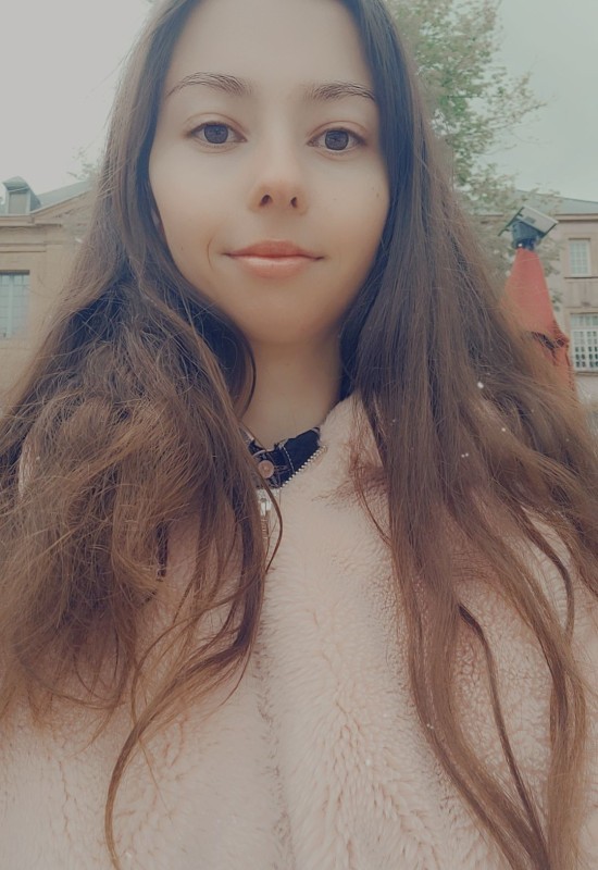 Anastasia • 29 • Франція