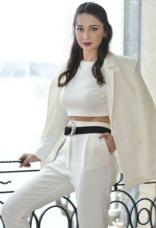 Olga • 34 • Russie