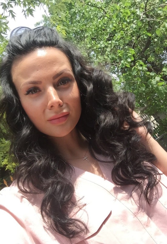 Oksana • 38 • Ukraine