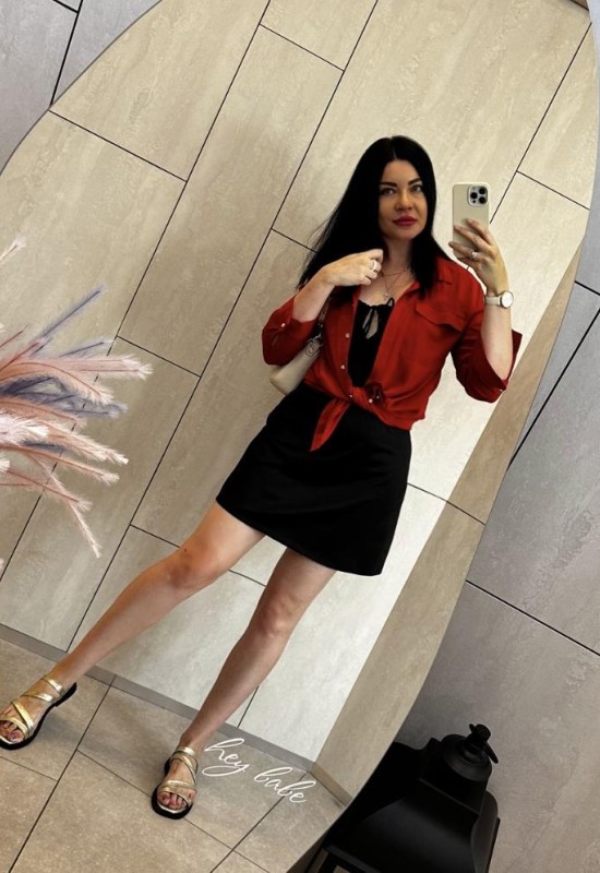 Alina • 37 • Україна