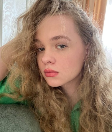 Jenny, 25