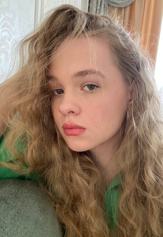 Jenny • 25 • Russia