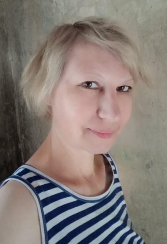 Eva • 48 • Russia