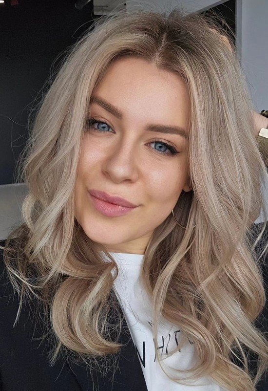 Victoria • 36 • Ukraine 🇺🇦