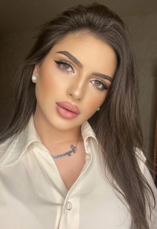 Poliya • 41 • Russie