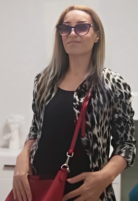 Elena • 50 • Russie