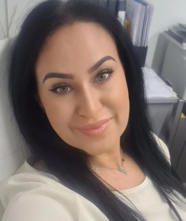 Irina, 44