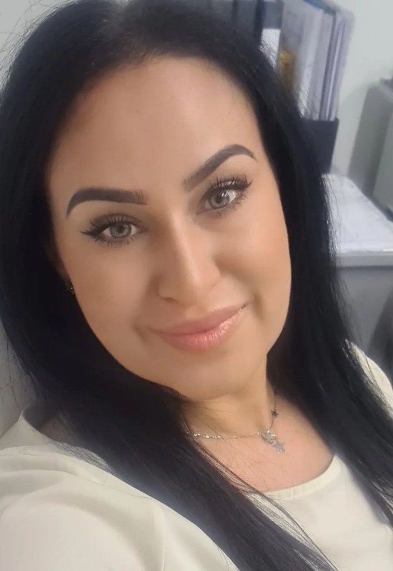 Irina • 44 • Ukraine