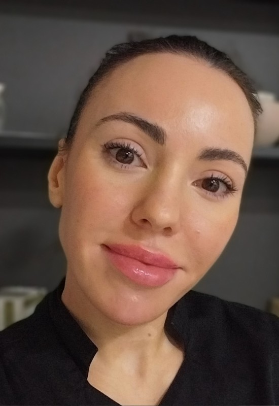 Olga • 40 • Russia