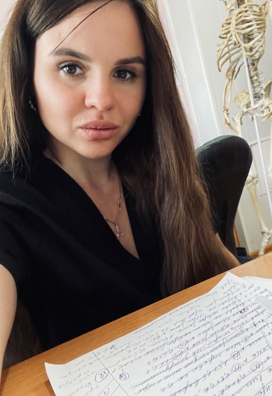 Nadya • 29 • France
