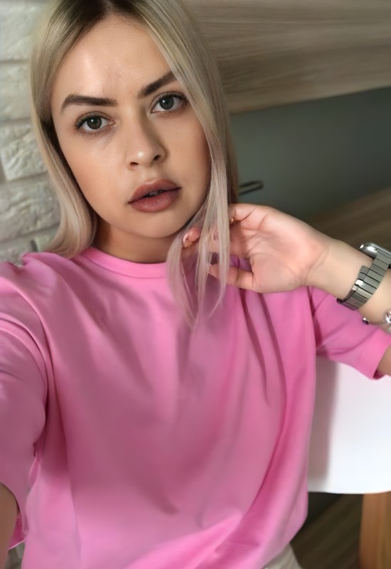 Irina • 30 • Ukraine