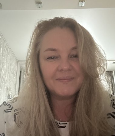 Natalia, 50
