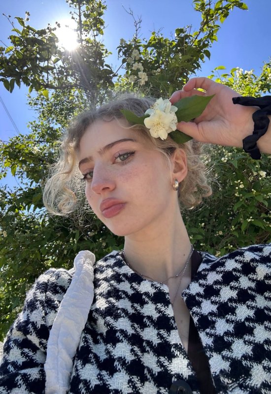 Yana • 20 • Ukraine 🇺🇦
