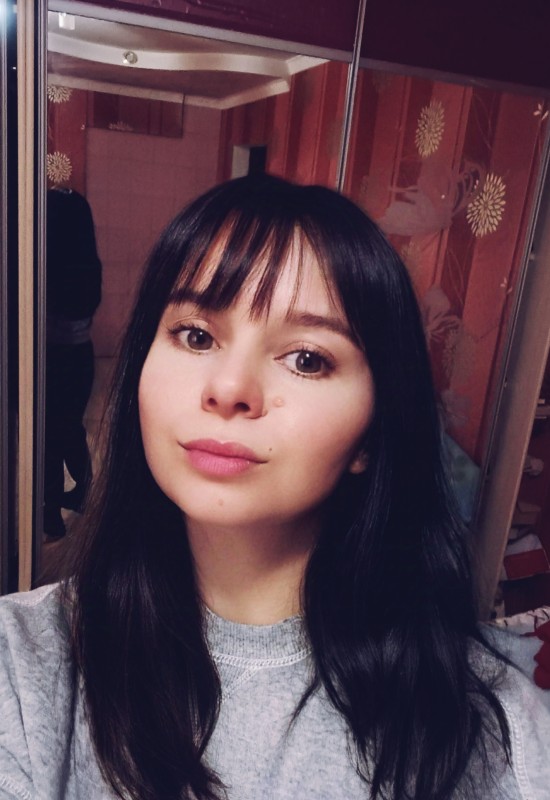 Anna • 35 • Ukraine