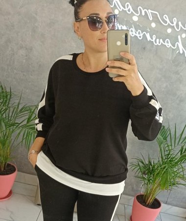 Oxana, 44