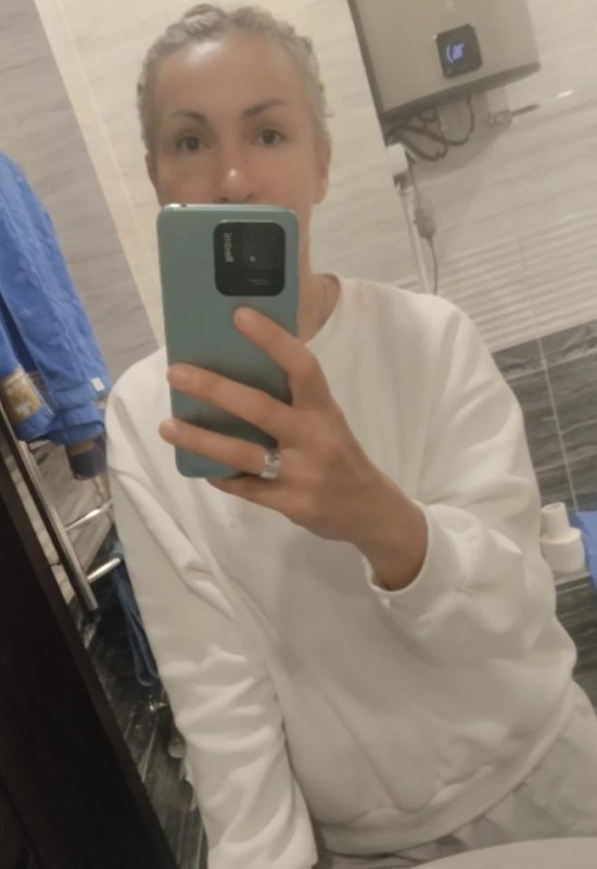 Olga • 44 • Russie