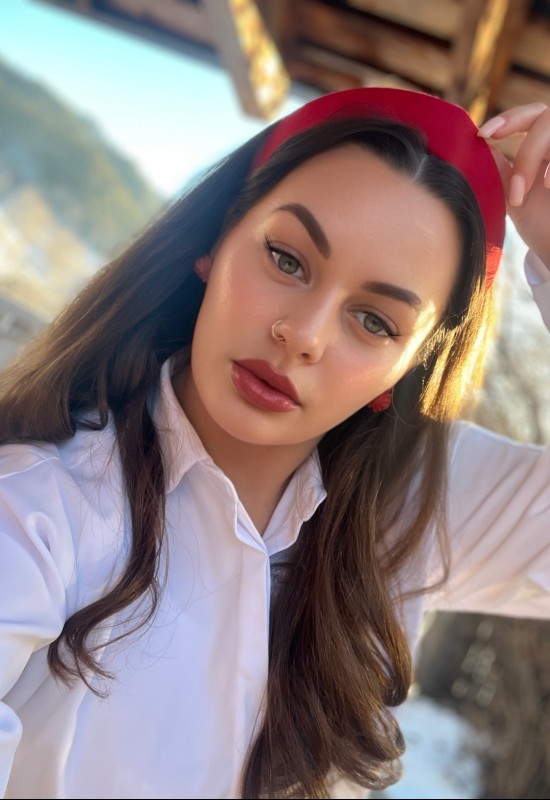 Teresa • 34 • Russia