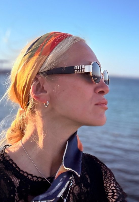 Nika • 40 • Russia