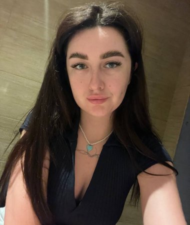 Anna, 27