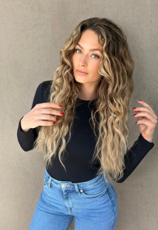 Lybov • 40 • Ukraine