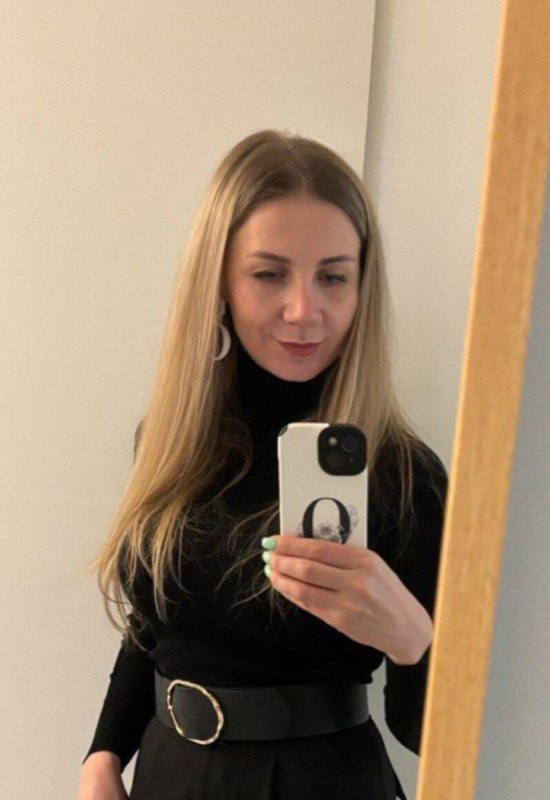 Oksana • 41 • Czechia