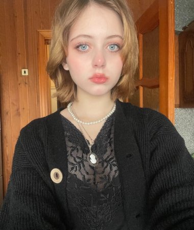Anastasia, 19