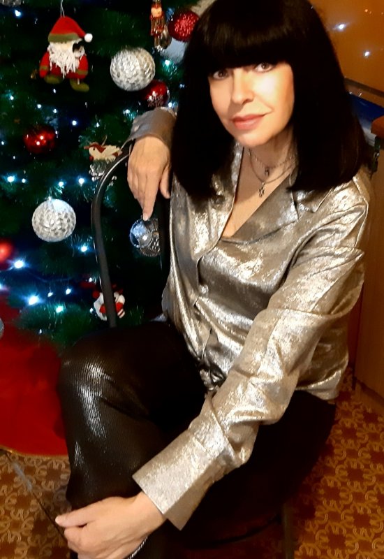 Nina • 62 • Russie