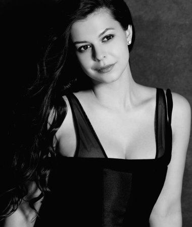 Veronika, 30