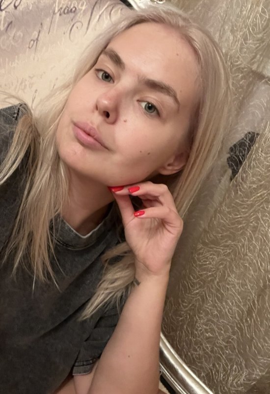 Anna • 25 • Russie