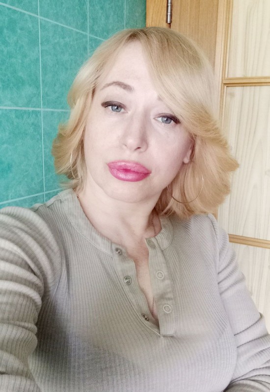 Aura • 49 • Serbie