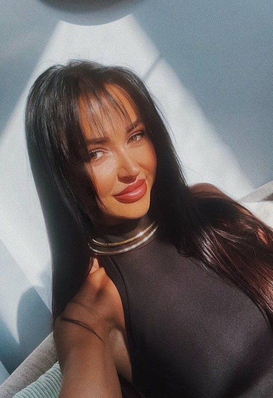 Yuliya • 33 • Білорусь