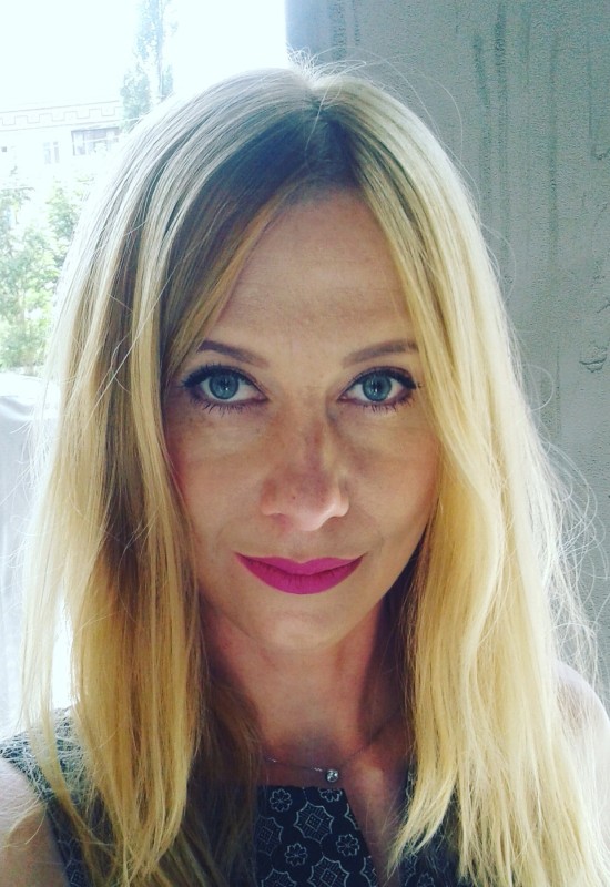 Elena • 39 • Ukraine