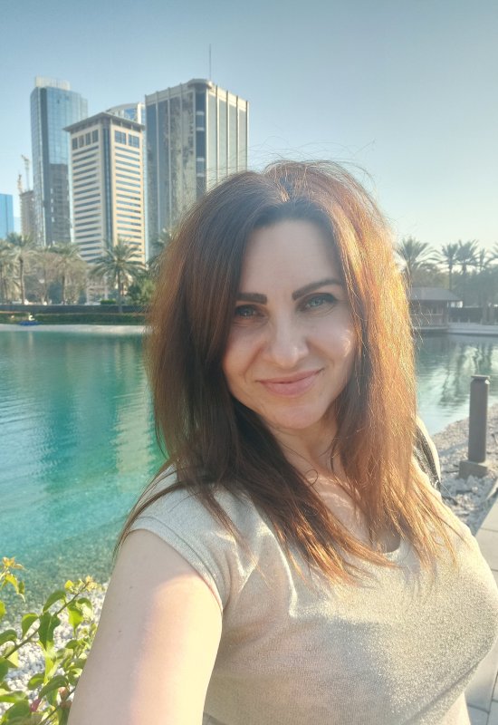 Elena • 46 • Росія