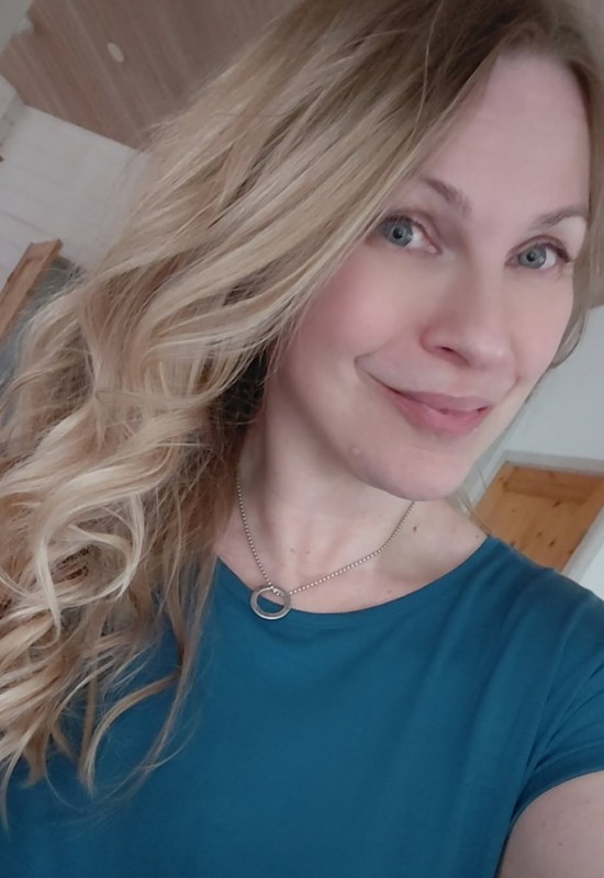 Elena • 47 • Россия