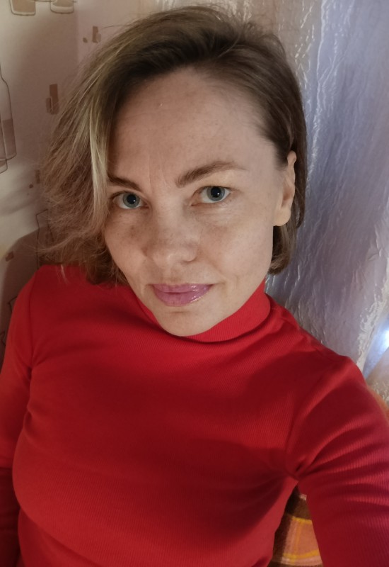 Olga • 44 • Russia