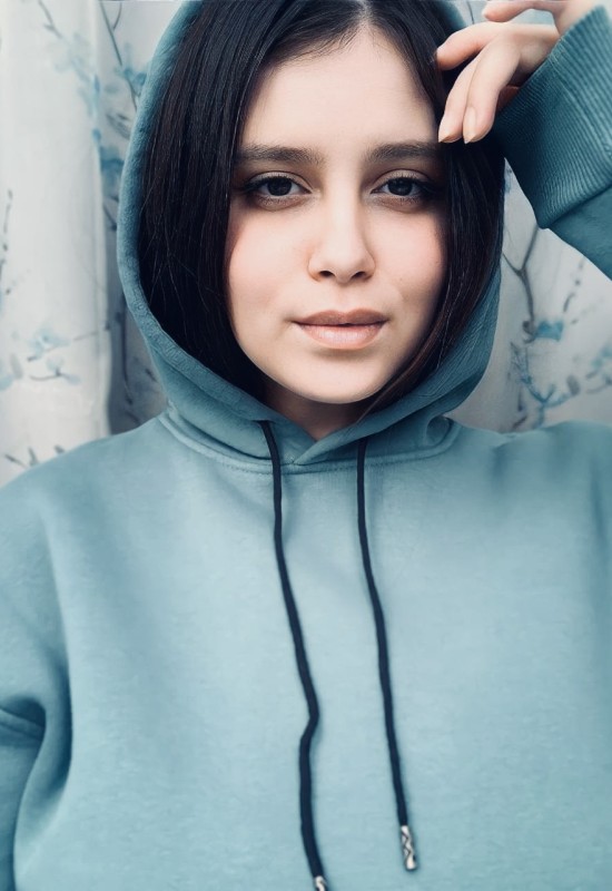 Alina • 25 • Russia