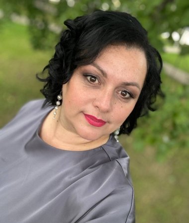 Alfia, 44