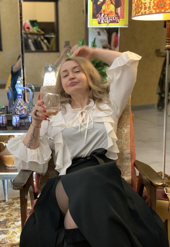 Svetlana • 52 • Russia