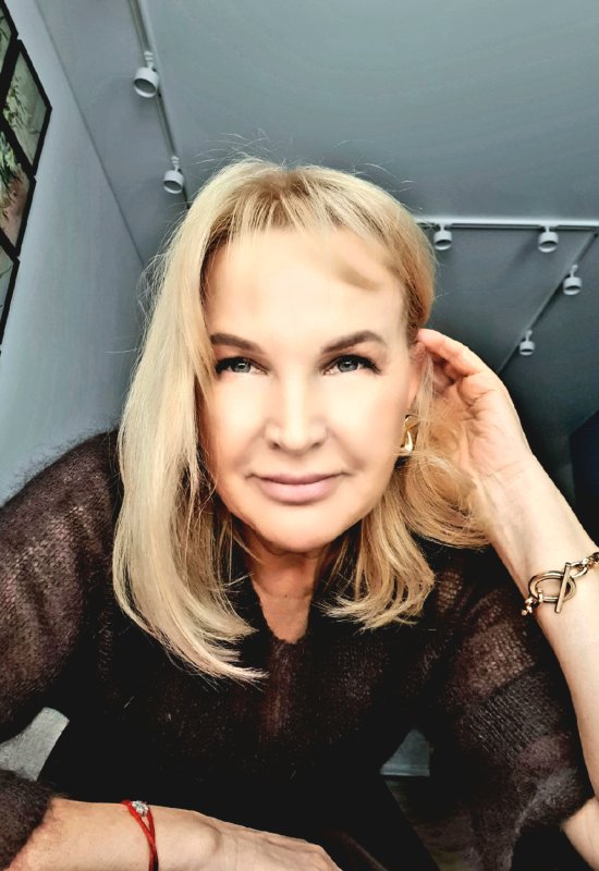 Elena • 61 • Russia